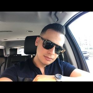 Meet your Posher, Ernesto